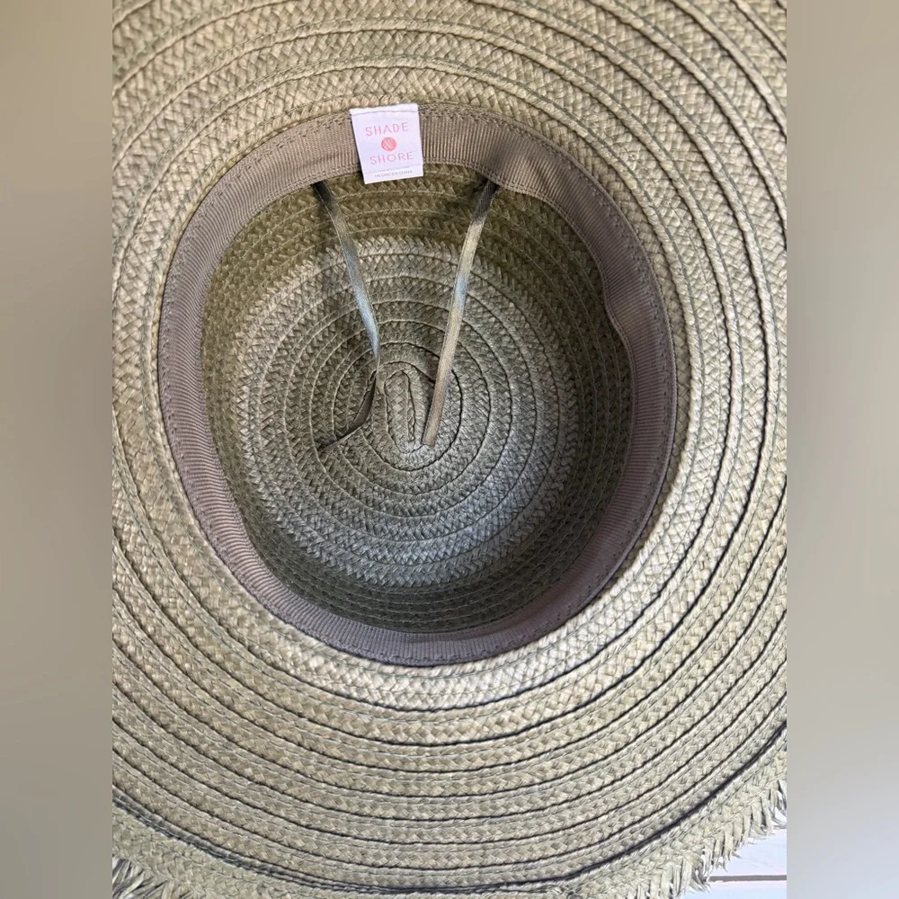 Olive‎ Green Shade & Shore brand fringe straw sun hat.